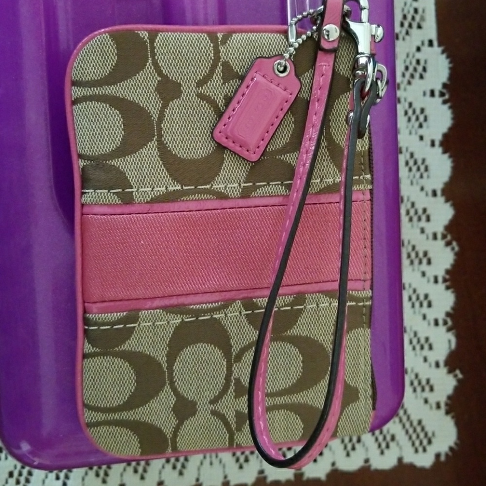 Coach wristlet tan and pink
